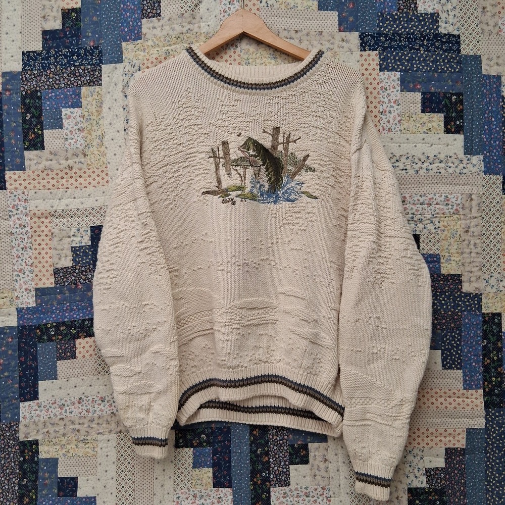 Vintage Shenandoah Embroidered Bass Fish Sweater Sz Large Cabincore Made in USA